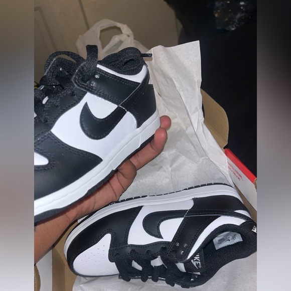 Panda Dunks Size 12c Can’t fit only worn once - Picture 2 of 3